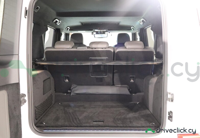 Mercedes G-class White