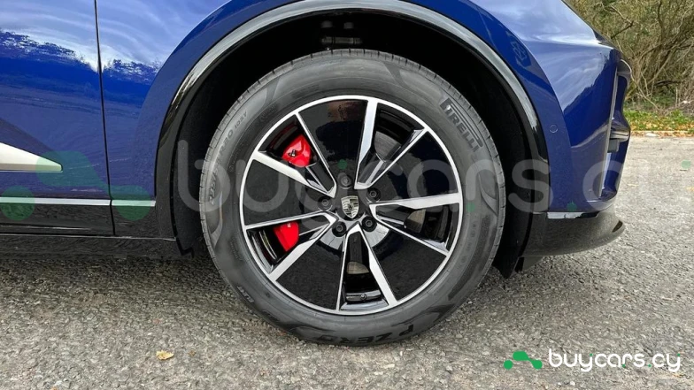 Porsche Macan Синий