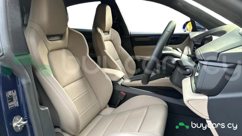 Porsche Macan Синий