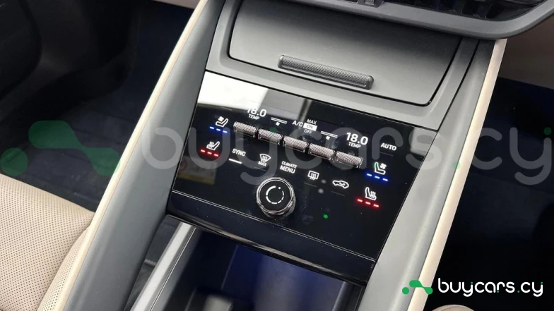 Porsche Macan Синий