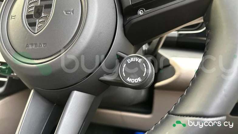 Porsche Macan Синий