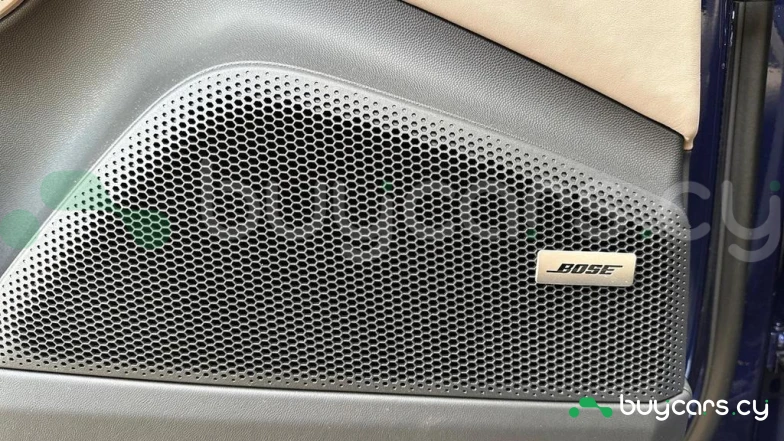 Porsche Macan Синий