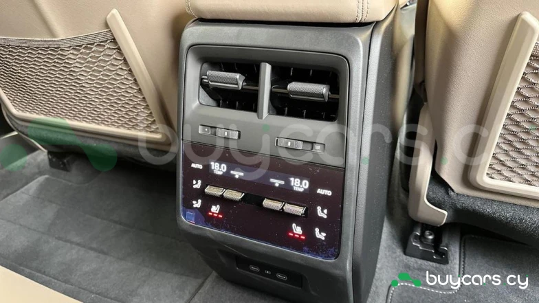 Porsche Macan Синий