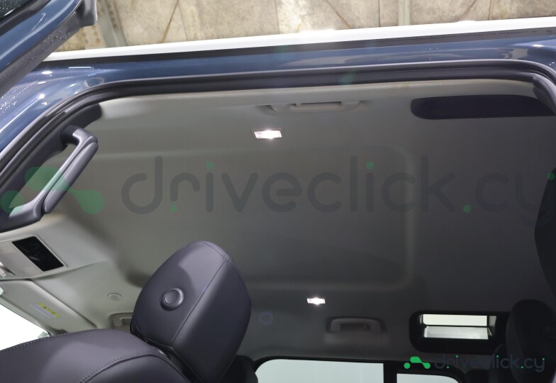 Land Rover Defender Blue
