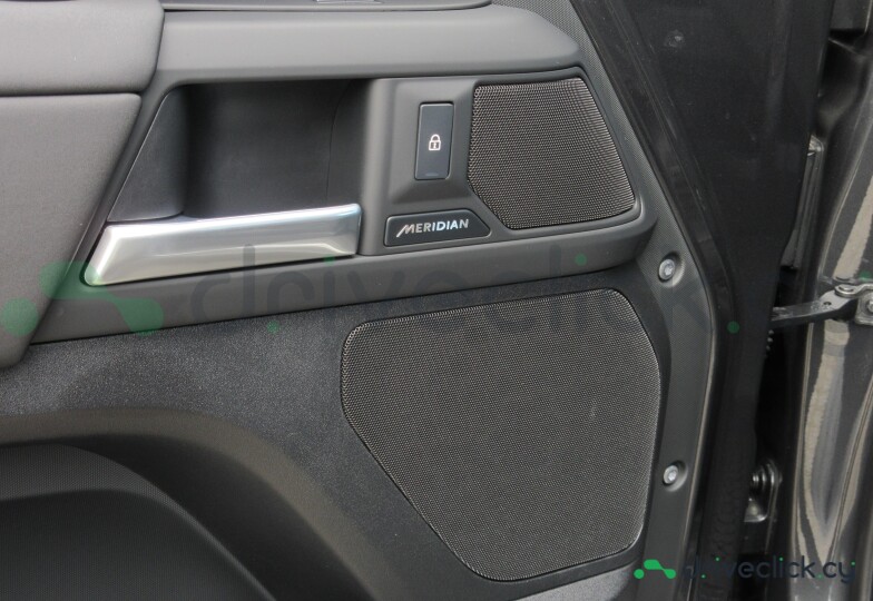 Land Rover Defender Grey