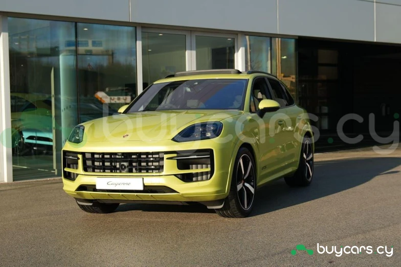 Porsche Cayenne Желтый