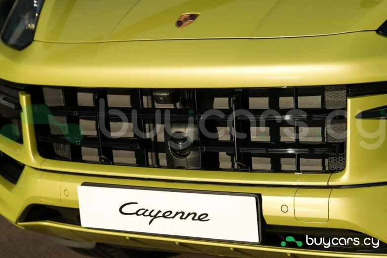 Porsche Cayenne Желтый