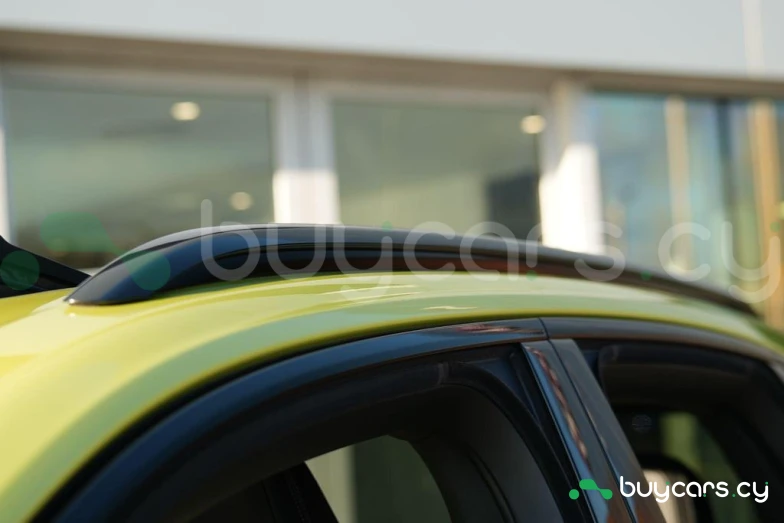 Porsche Cayenne Желтый