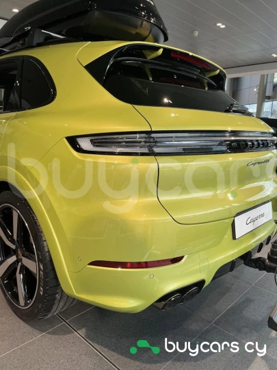 Porsche Cayenne Желтый