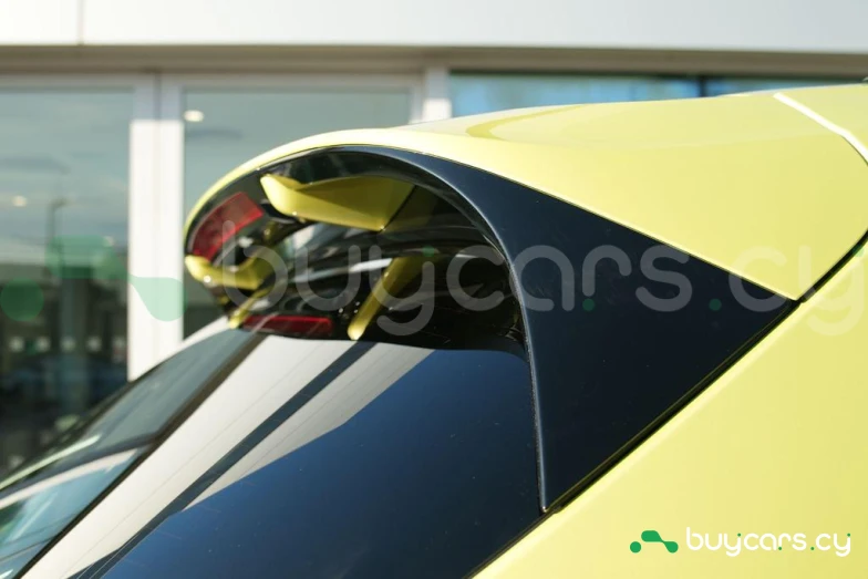 Porsche Cayenne Желтый