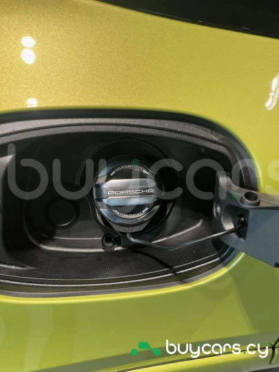 Porsche Cayenne Желтый