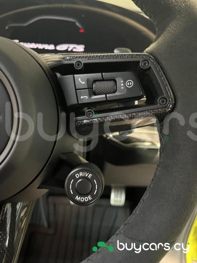 Porsche Cayenne Желтый