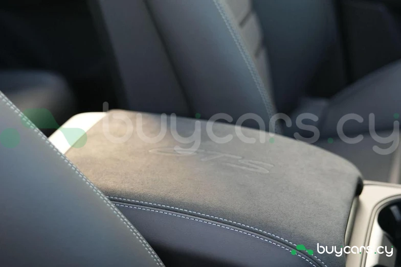 Porsche Cayenne Желтый