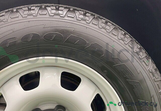 Land Rover Defender White