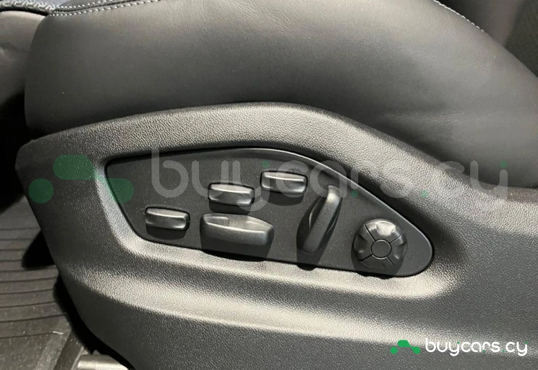 Porsche Cayenne Желтый