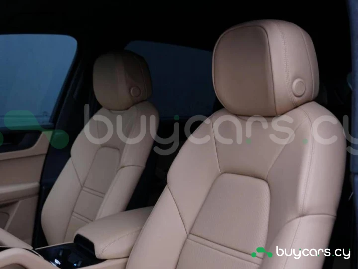 Porsche Cayenne Фиолетовый