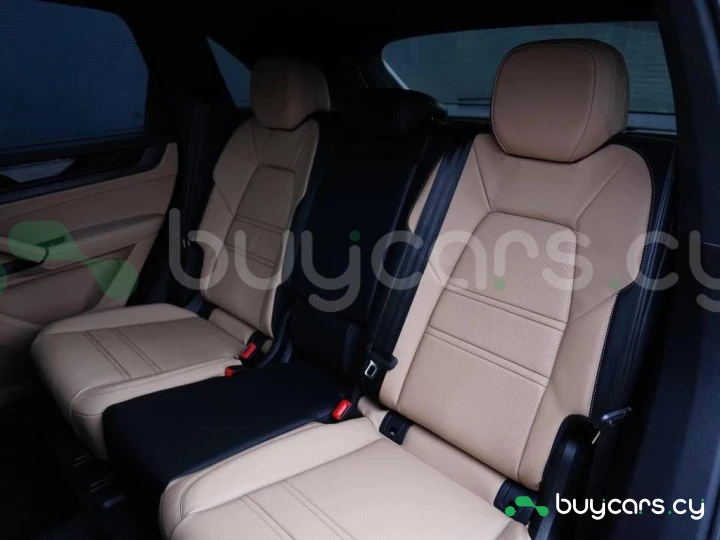 Porsche Cayenne Фиолетовый