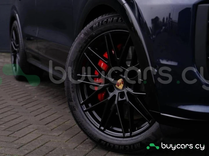 Porsche Cayenne Фиолетовый