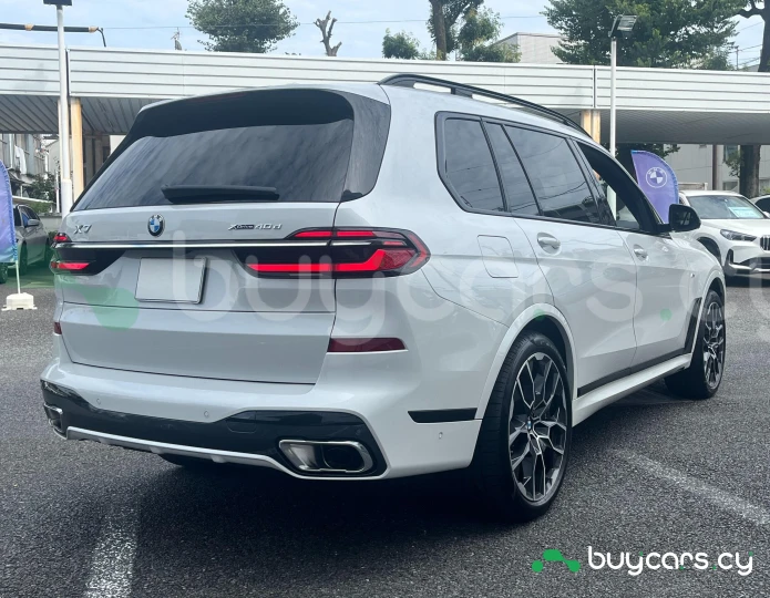 BMW X7 Белый