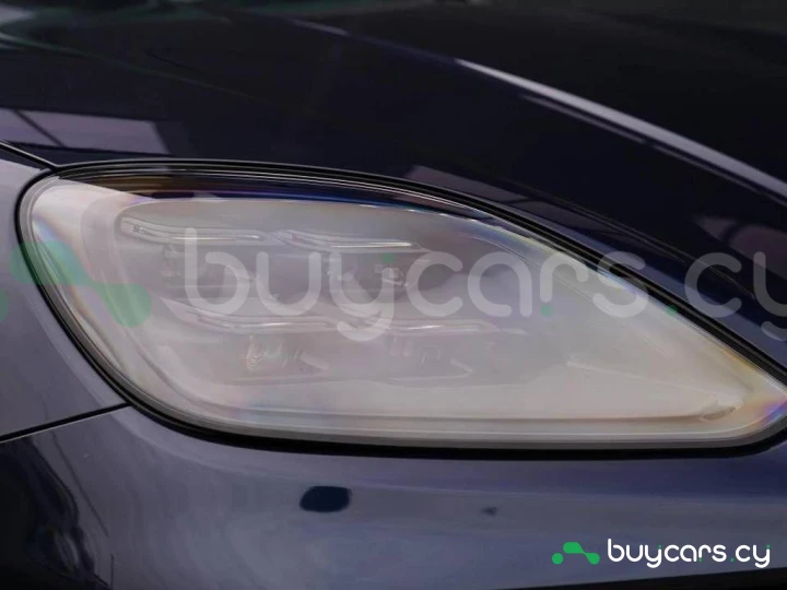 Porsche Cayenne Фиолетовый