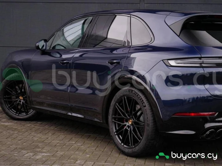 Porsche Cayenne Фиолетовый