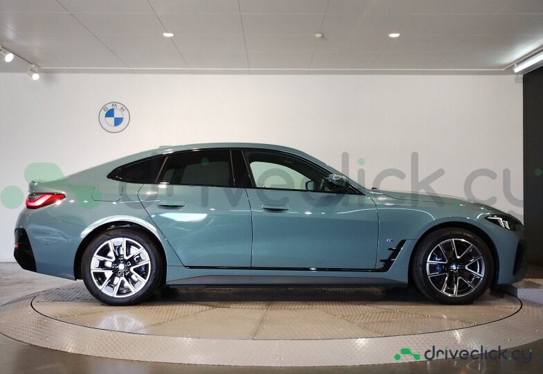 BMW i4 Green