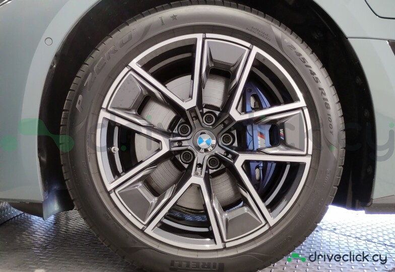 BMW i4 Green