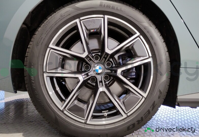 BMW i4 Green