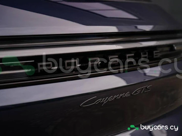 Porsche Cayenne Фиолетовый