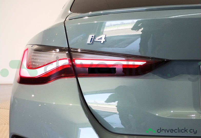 BMW i4 Green