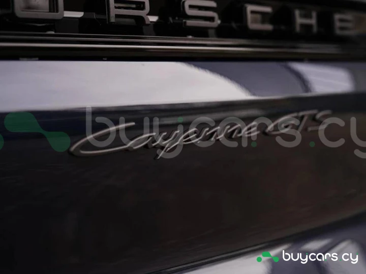 Porsche Cayenne Фиолетовый