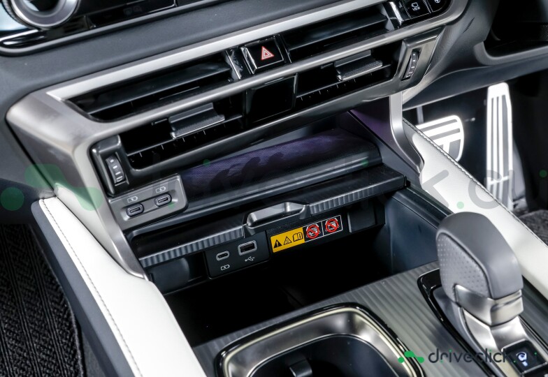 Lexus RX White