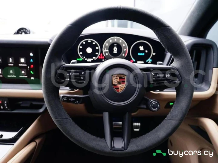 Porsche Cayenne Фиолетовый