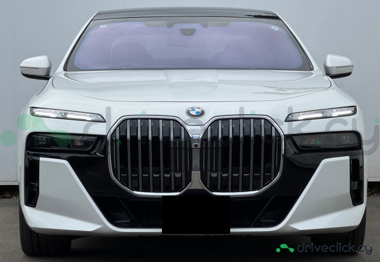 BMW 7 series White