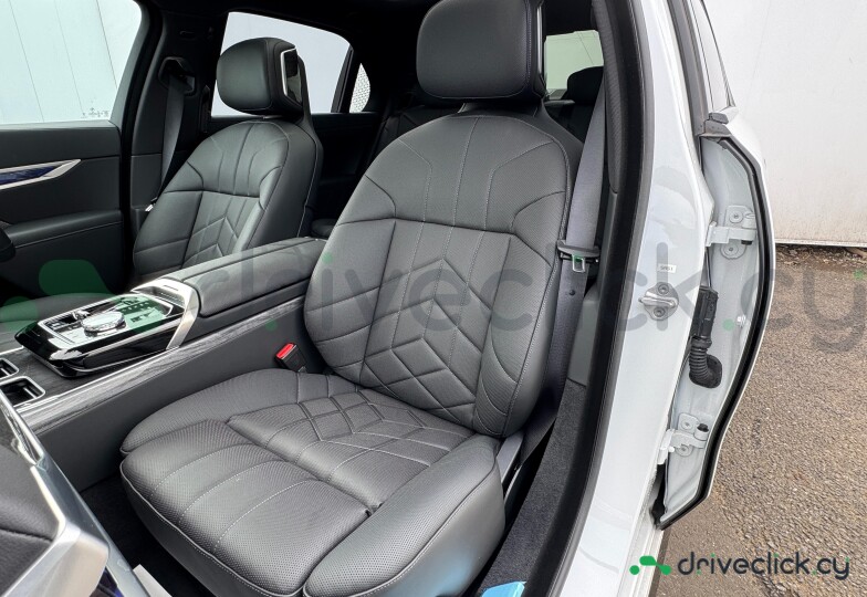 BMW 7 series White