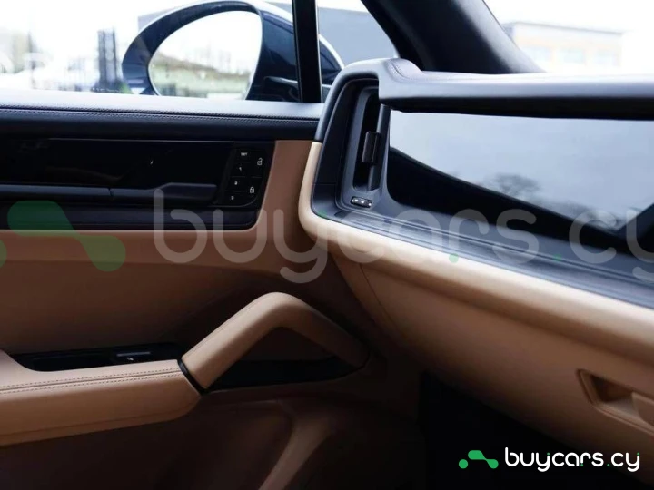 Porsche Cayenne Фиолетовый