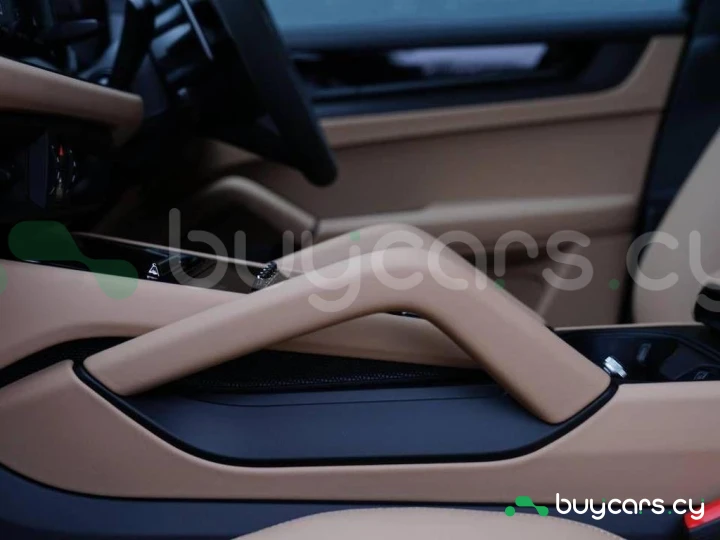 Porsche Cayenne Фиолетовый