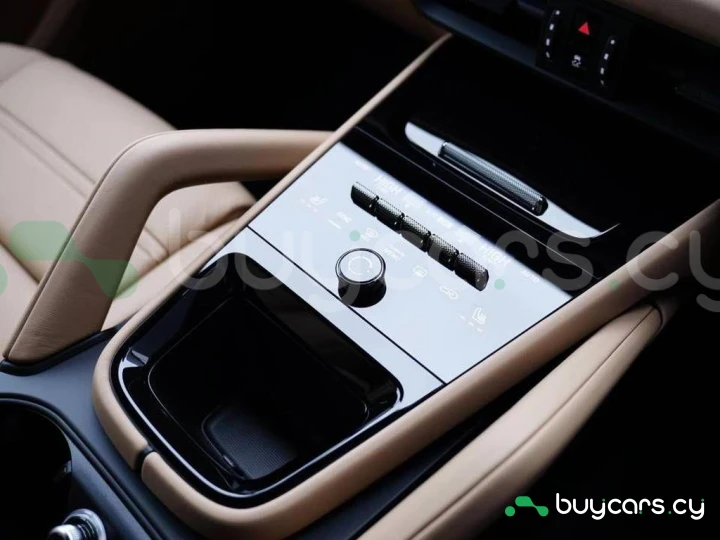 Porsche Cayenne Фиолетовый