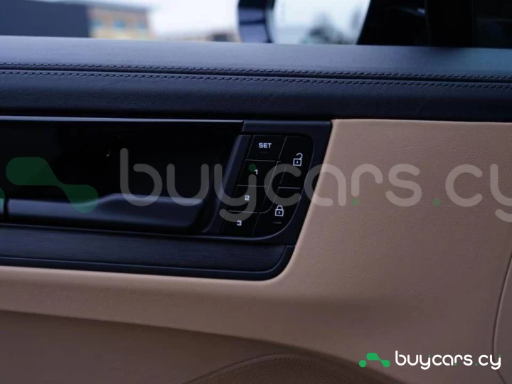 Porsche Cayenne Фиолетовый