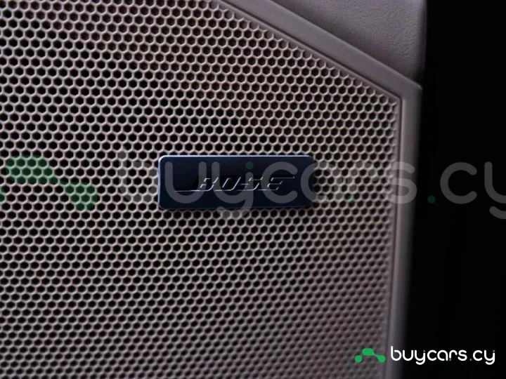 Porsche Cayenne Фиолетовый