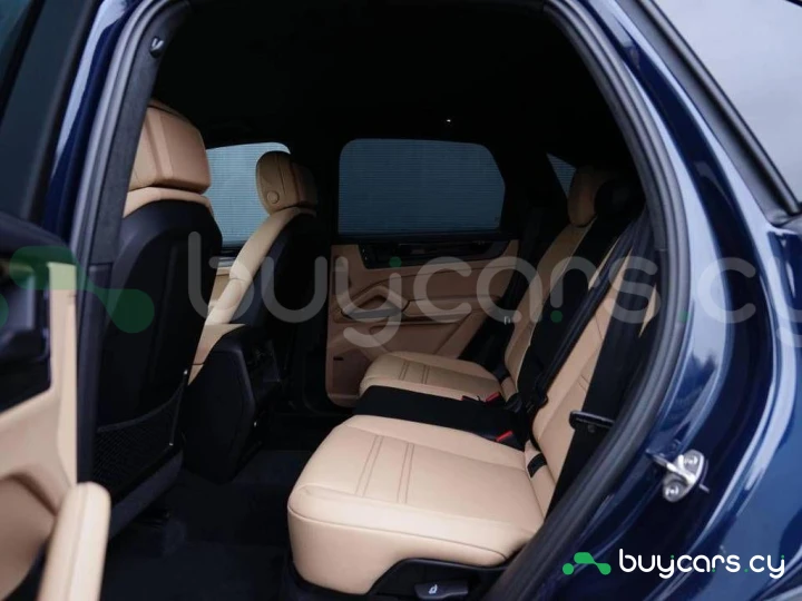 Porsche Cayenne Фиолетовый