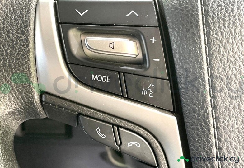Toyota Land Cruiser Prado White