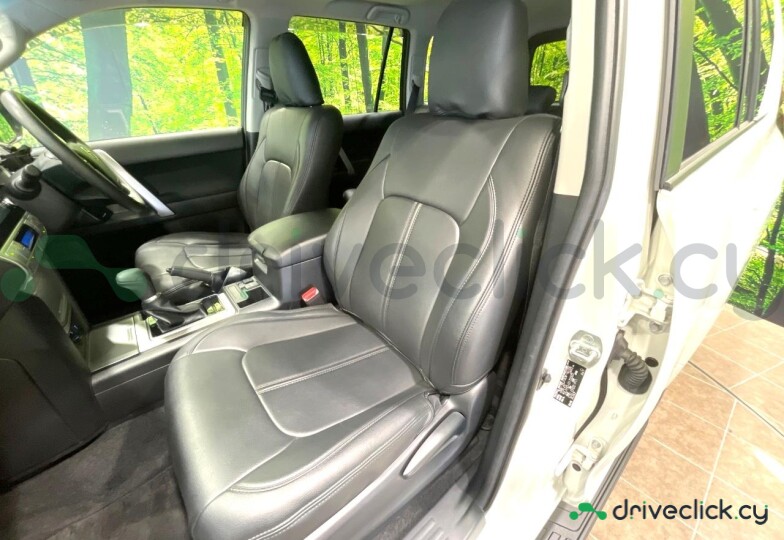 Toyota Land Cruiser Prado White