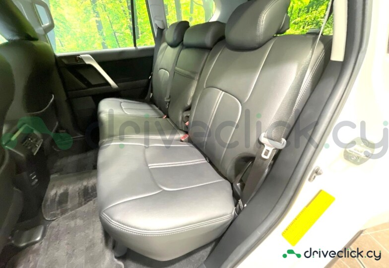 Toyota Land Cruiser Prado White
