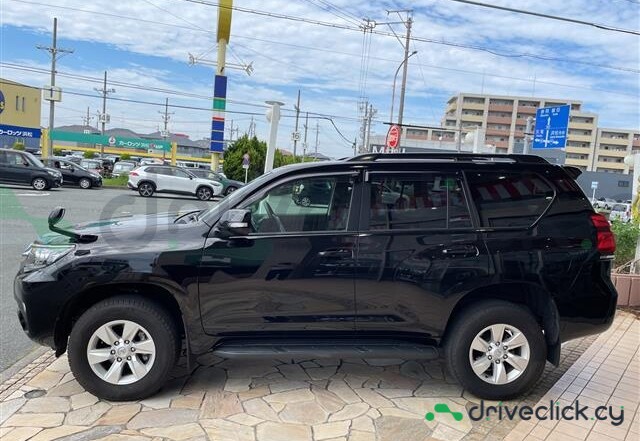 Toyota Land Cruiser Prado Black