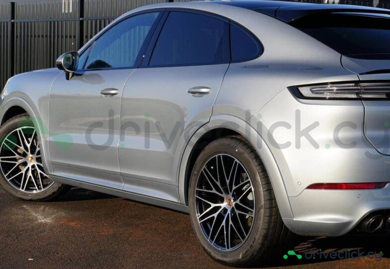 Porsche Cayenne Серый