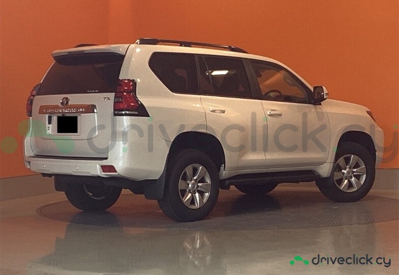 Toyota Land Cruiser Prado White