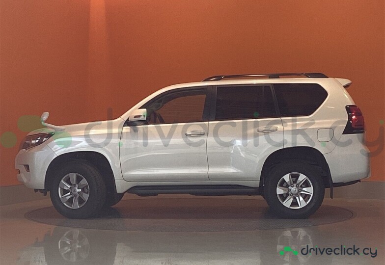 Toyota Land Cruiser Prado White