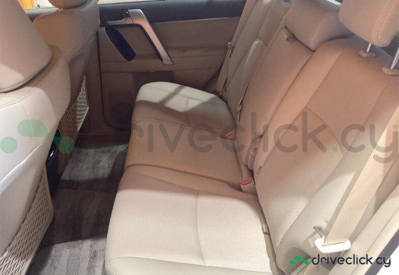 Toyota Land Cruiser Prado White