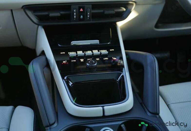 Porsche Cayenne Серый